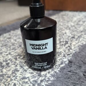 Victoria's Secret Midnight Vanilla Hand Soap - Black